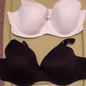 Vanity Fair Black and White Contour Bras with Underwire